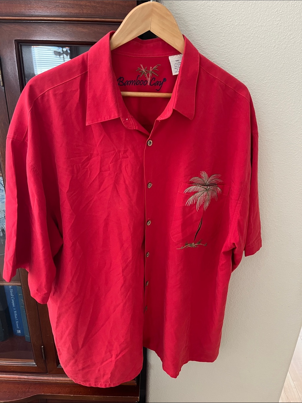 Bamboo Cay Men’s Bright Red Short-Sleeve Palm Embroidered Button-Down Shirt